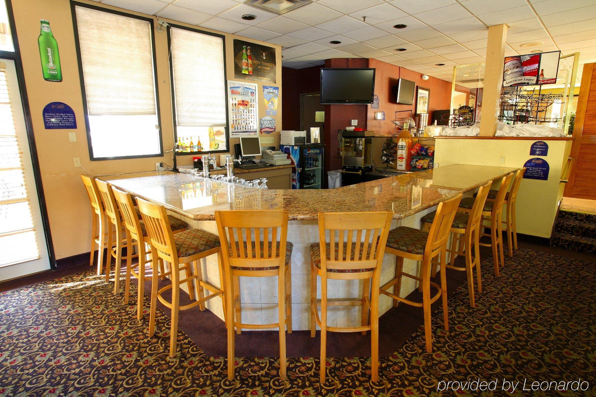 Hotel d'Lins Ontario Airport Restaurante foto